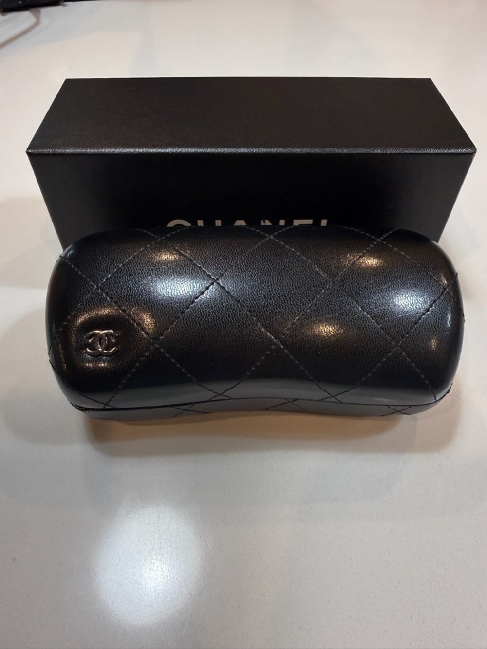 CHANEL Tortoise and Gold Chain Sunglasses with Brown Lenses - Picture 9 of 9